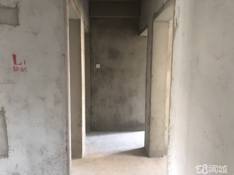 和顺小区电梯房117平方两梯三户边套低层采光好南北通透三室